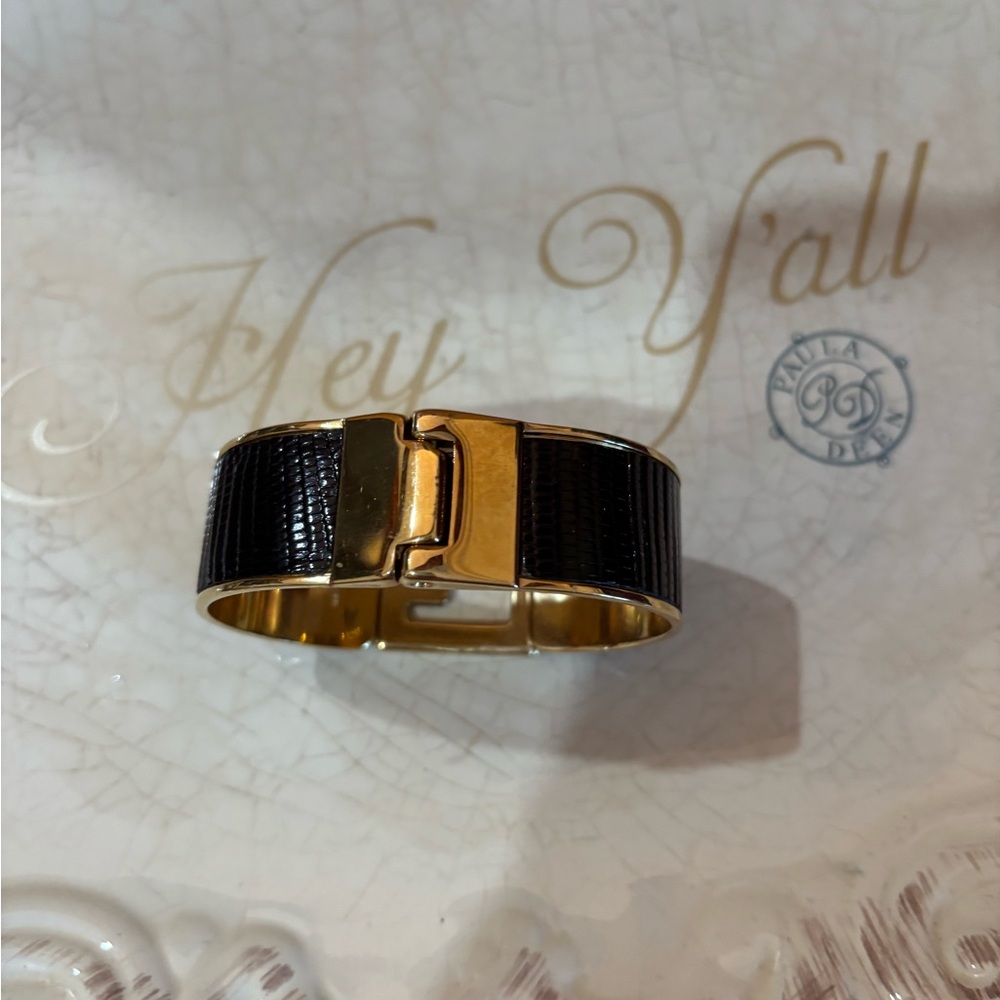 Gucci single gold G plaque logo cuff bangle bracelet black lizard skin - Picture 4 of 8